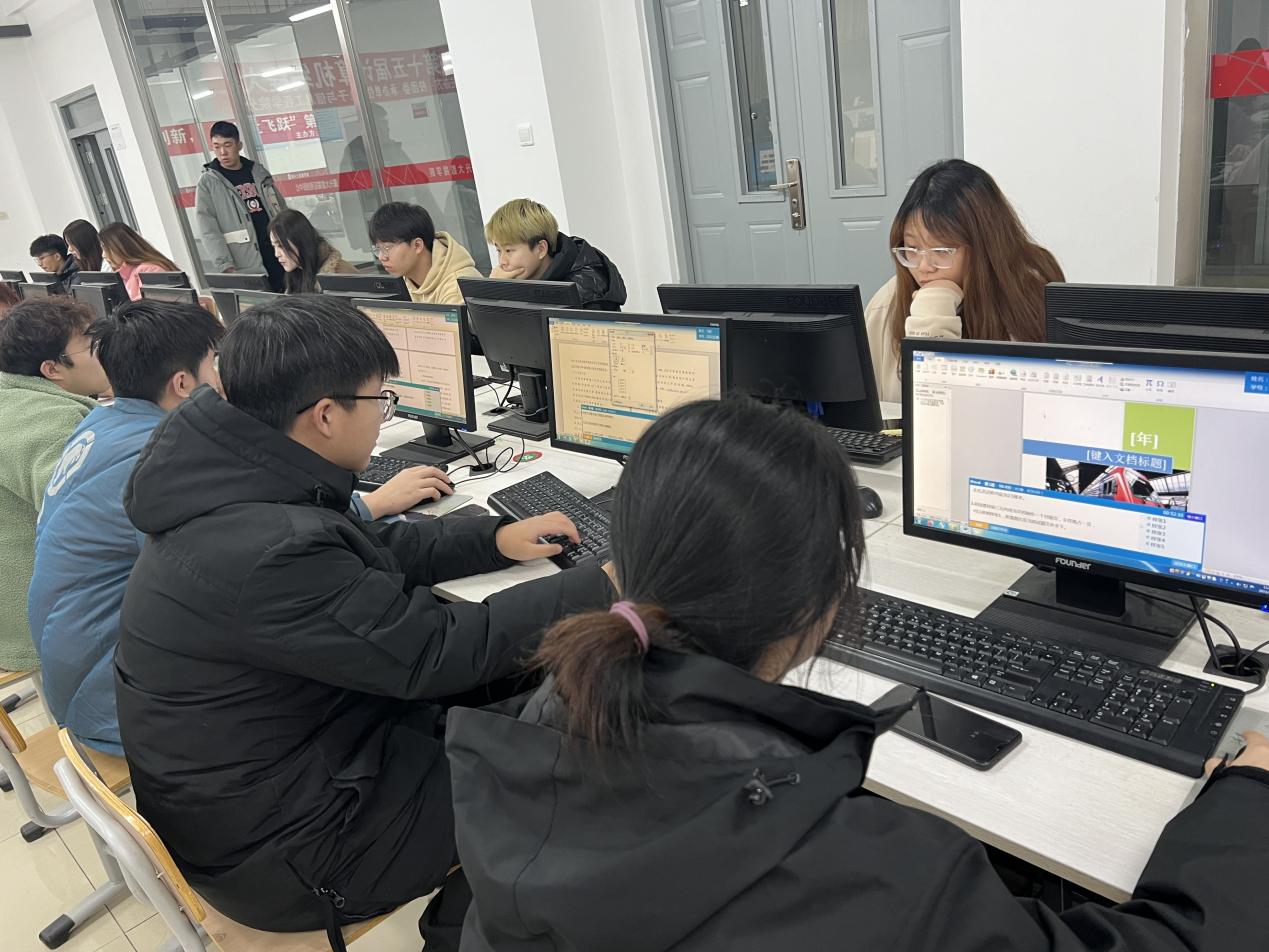 電子與信息工程學院成功舉辦第十五屆計算機教育信息咨詢活動